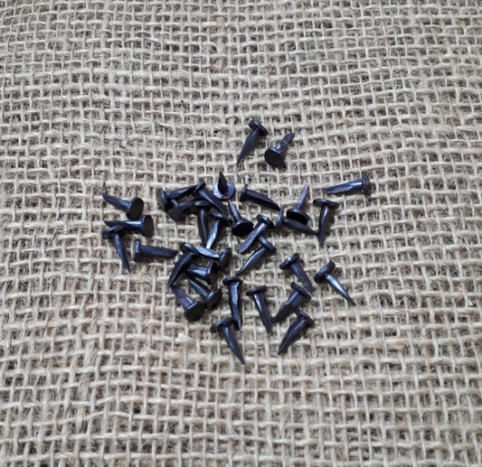 Upholstery Tacks - 13mm fine and improved - Lion Brand
