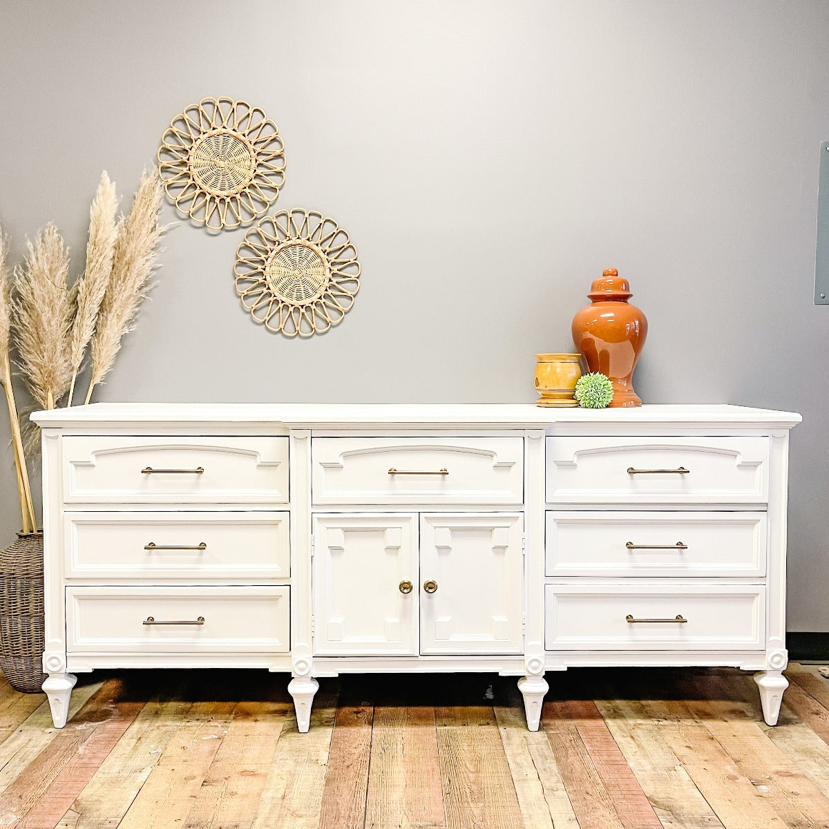 COTTON - Dixie Belle - Pure White Chalk Mineral Paint