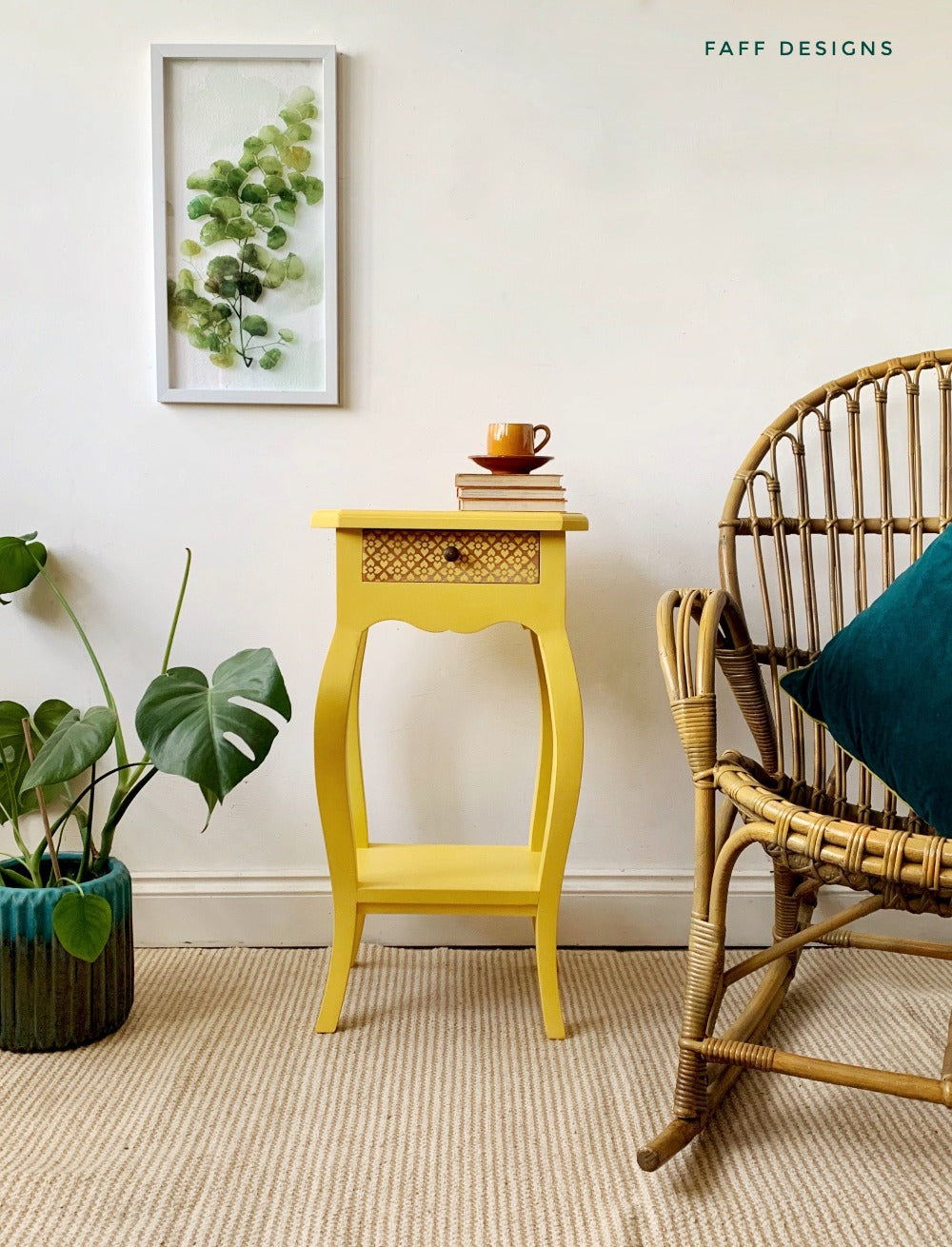 DAISY - Dixie Belle - Vibrant Yellow Mineral Chalk Paint