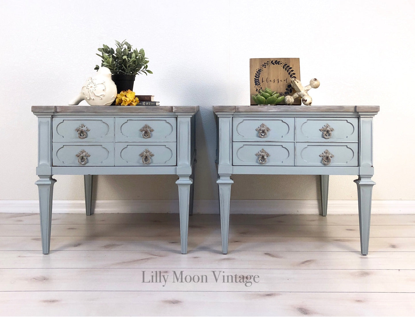 SAVANNAH MIST - Dixie Belle - Light Blue with Grey Undertones Mineral Chalk Paint