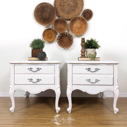 FLUFF - Dixie Belle - Soft White Slight Grey Undertones Chalk Mineral Paint