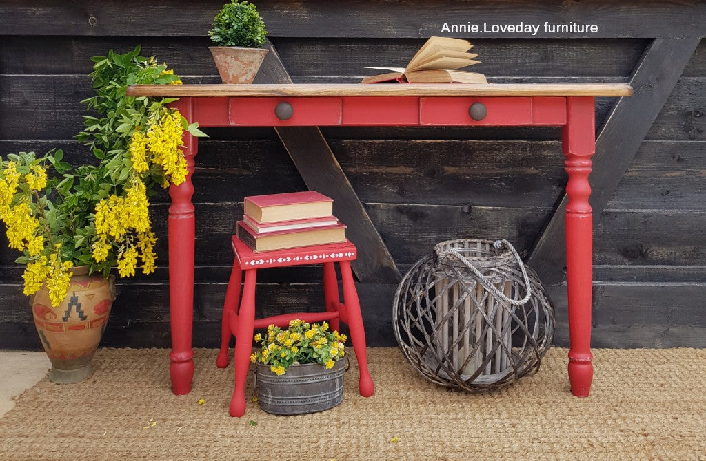 HONKY TONK RED- Dixie Belle - True Red Mineral Chalk Paint