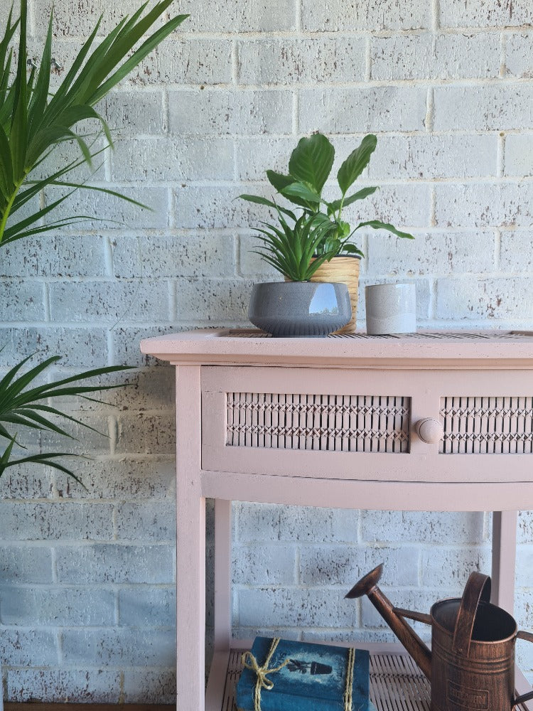 SOFT PINK - Dixie Belle - Chalk Mineral Paint