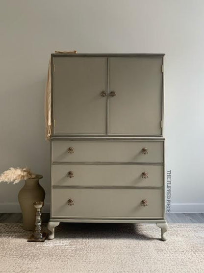 DRIED SAGE - Dixie Belle - Soft Grey with Green Undertones Chalk Mineral Paint