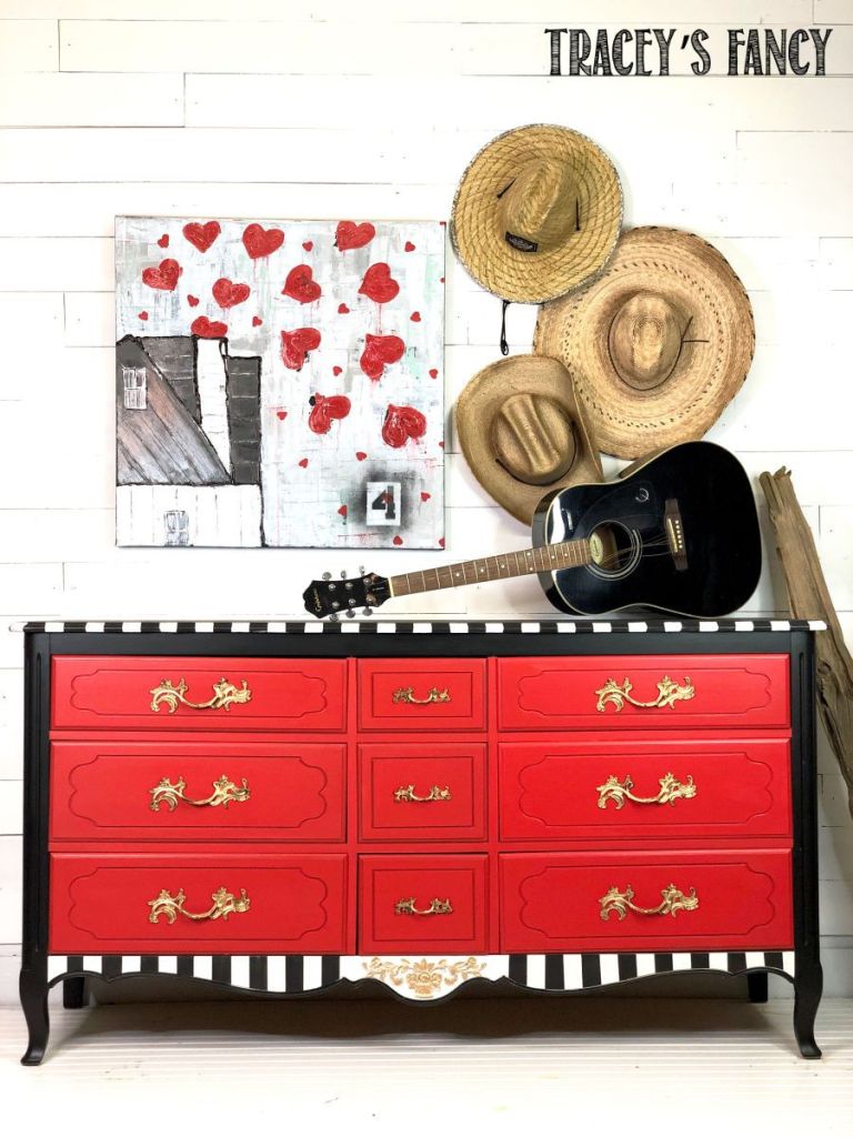 HONKY TONK RED- Dixie Belle - True Red Mineral Chalk Paint