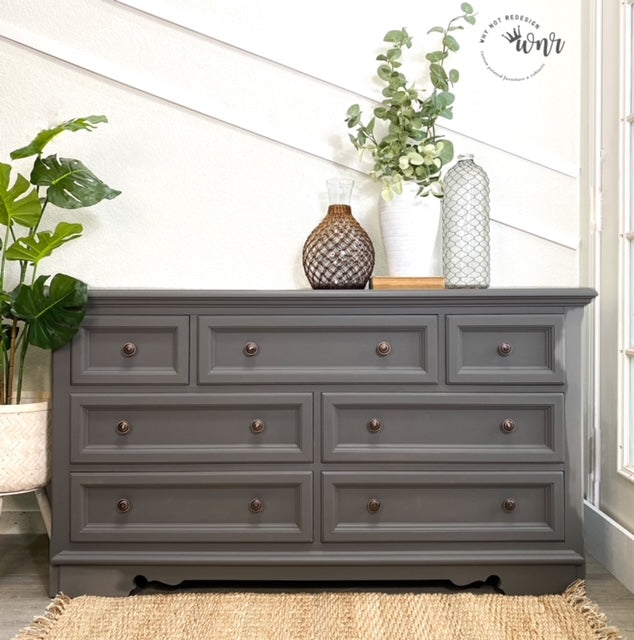 HURRICANE GRAY - Dixie Belle - Medium Grey Chalk Mineral Paint